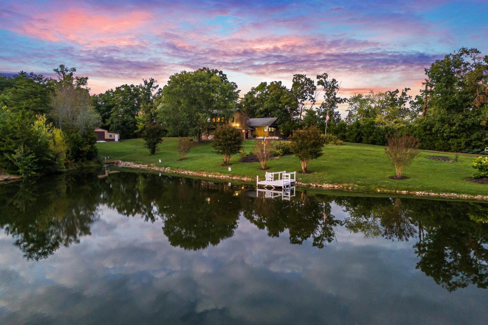 Haven On The Pond Villa Пиджен Фордж Екстериор снимка
