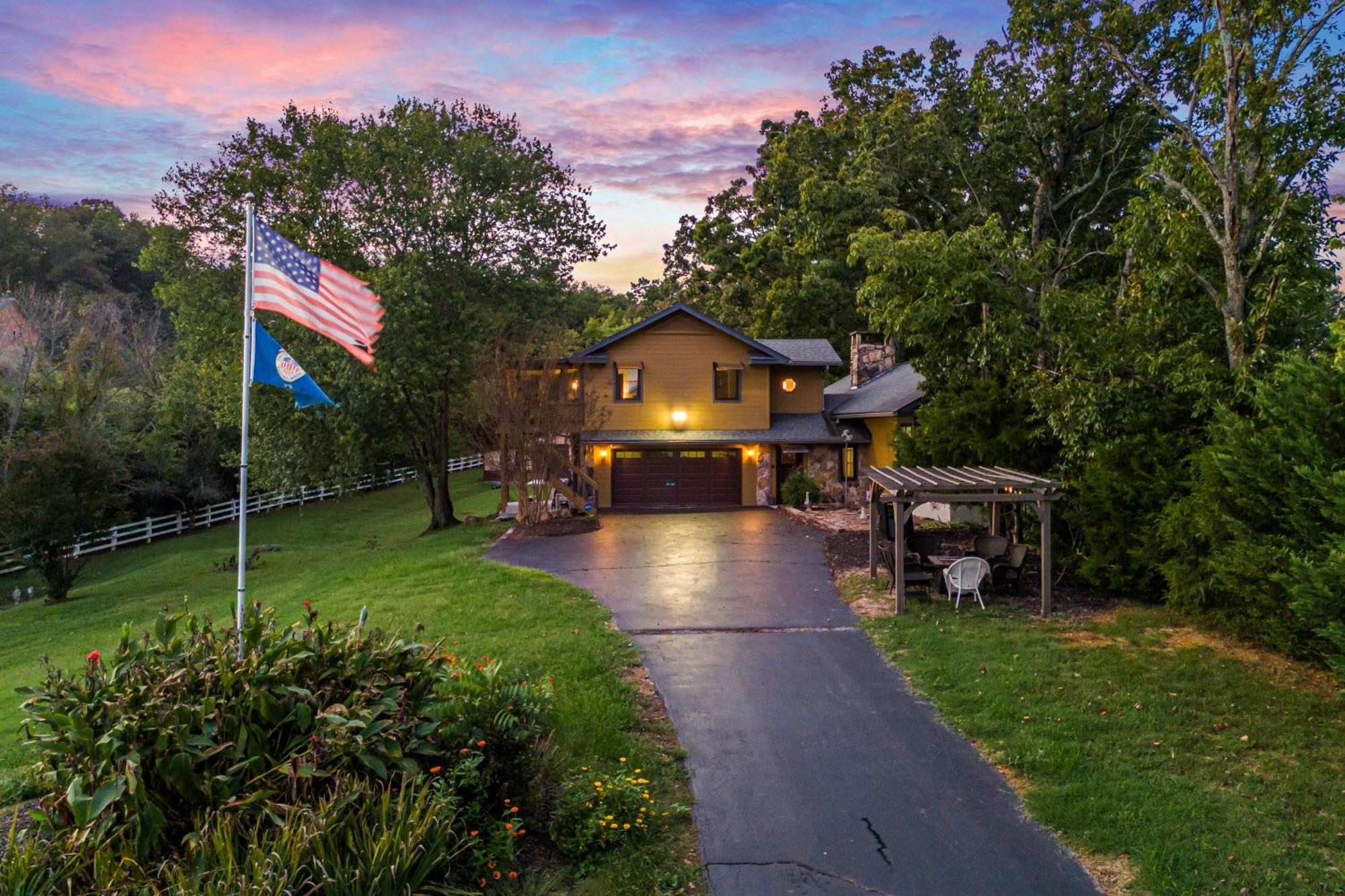 Haven On The Pond Villa Пиджен Фордж Екстериор снимка